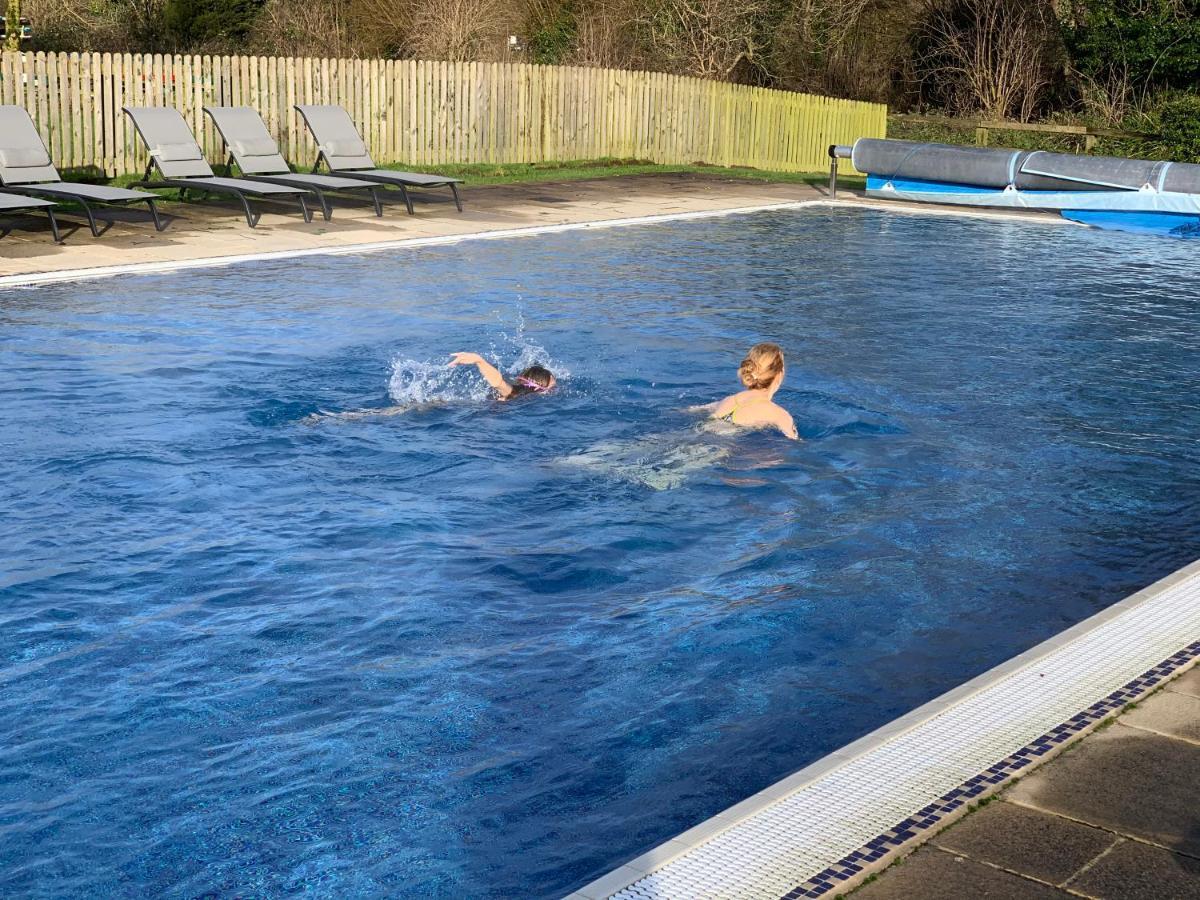 Carp'S Rise Cottage Somerford Keynes エクステリア 写真