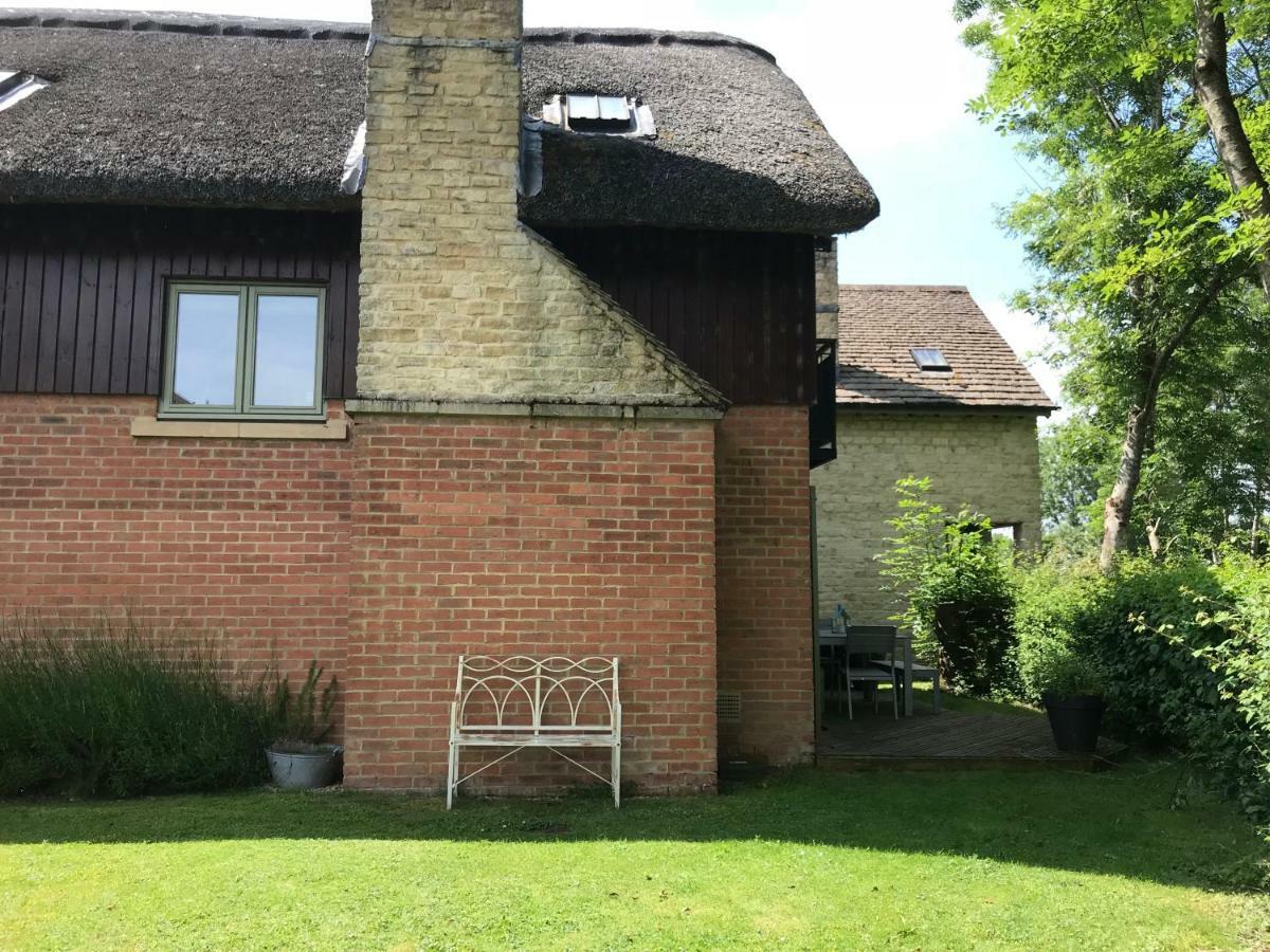 Carp'S Rise Cottage Somerford Keynes エクステリア 写真