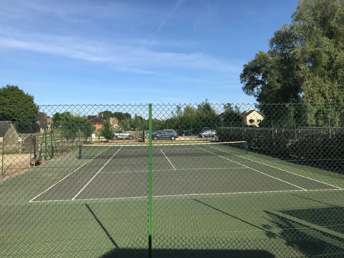 Carp'S Rise Cottage Somerford Keynes エクステリア 写真